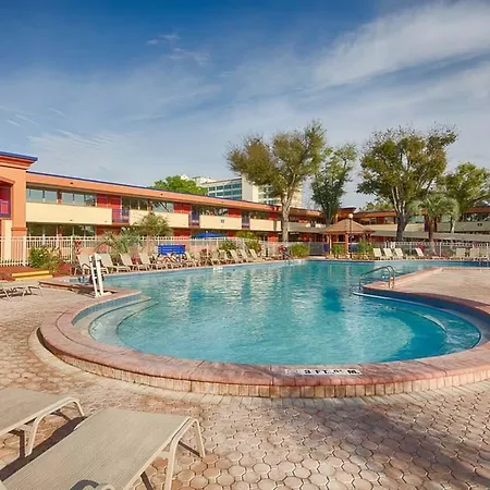 Maingate Resort And Spa